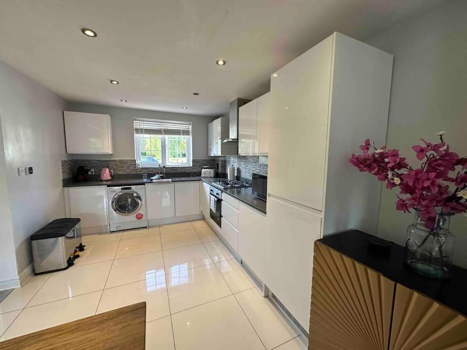 Waterside Mufc & Trafford Centre Townhouse 4 Bedroom Free Parking Apartamento *